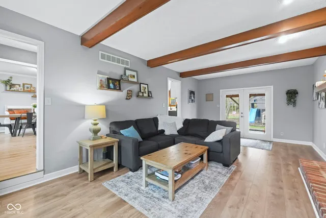 $315,000 | 7353 Fairway Cir E Drive, Indianapolis, IN 46236