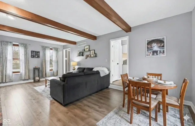 $315,000 | 7353 Fairway Cir E Drive, Indianapolis, IN 46236