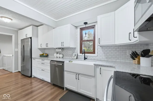 $315,000 | 7353 Fairway Cir E Drive, Indianapolis, IN 46236