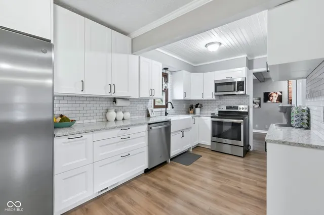 $315,000 | 7353 Fairway Cir E Drive, Indianapolis, IN 46236