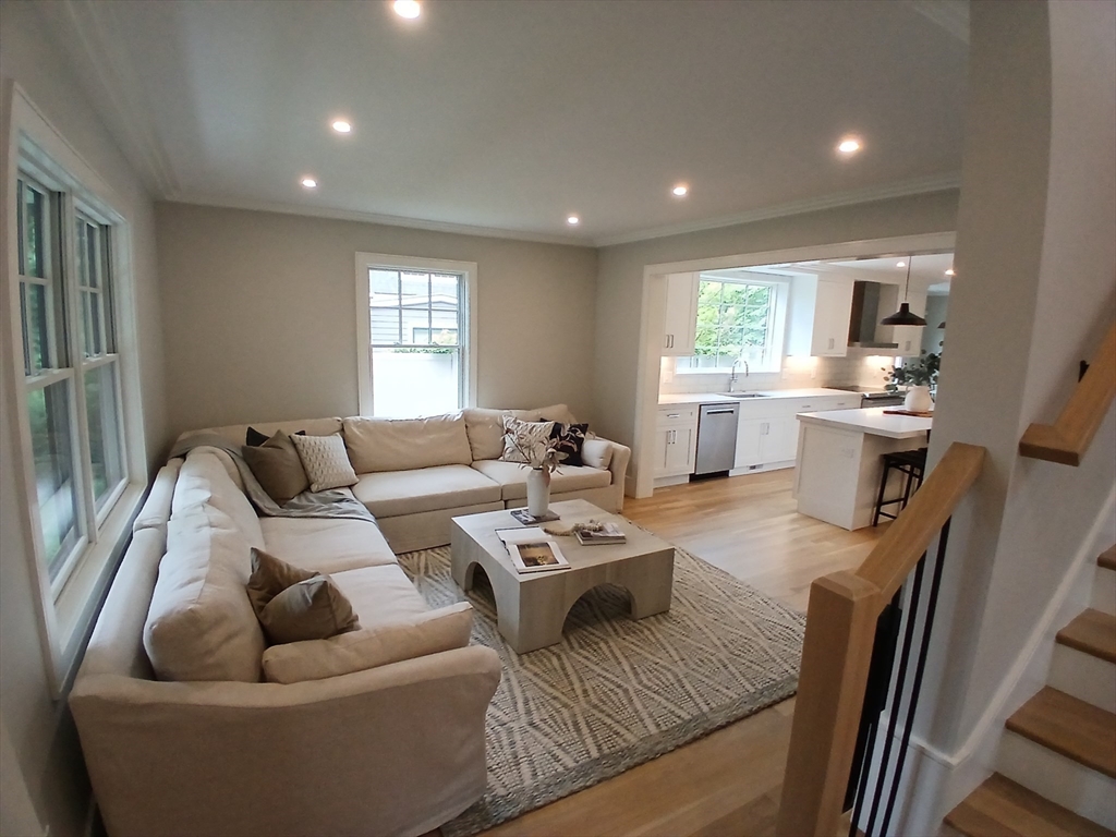 2 Summit Road Wellesley, MA 02482 - Photo 5 of 34