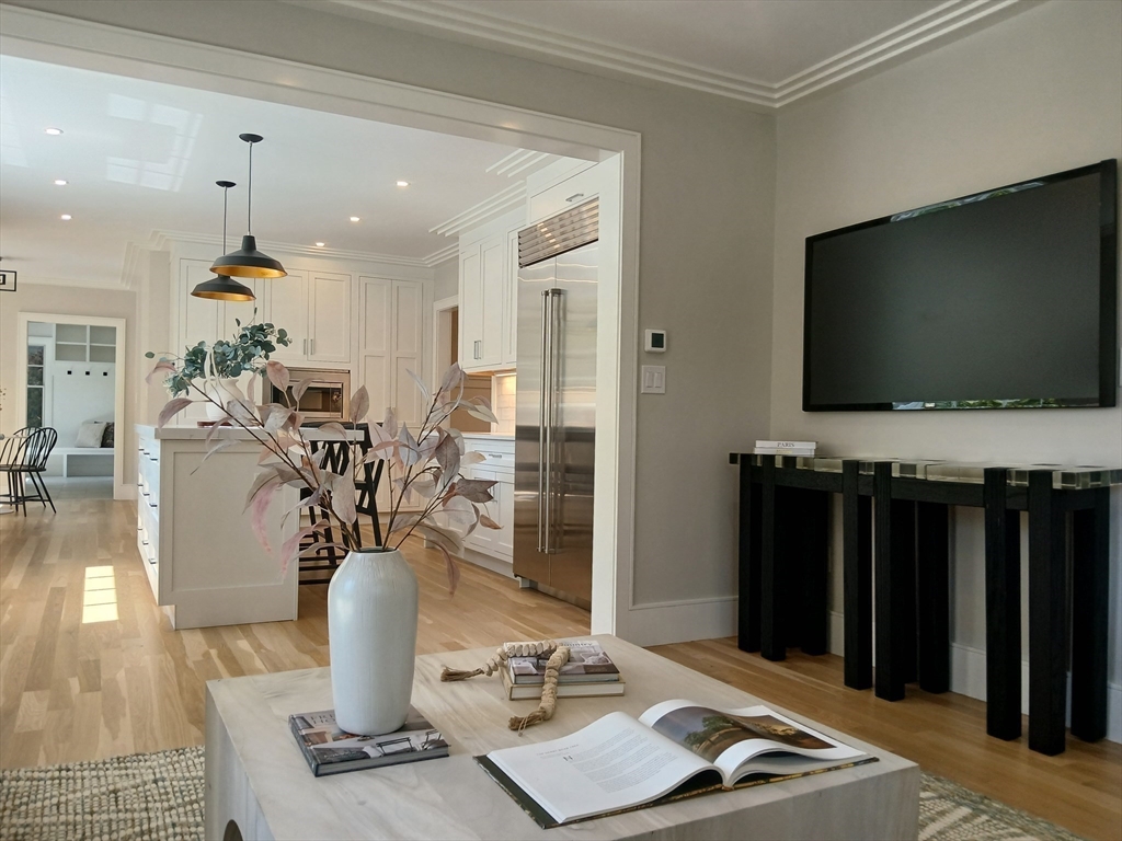 2 Summit Road Wellesley, MA 02482 - Photo 7 of 34