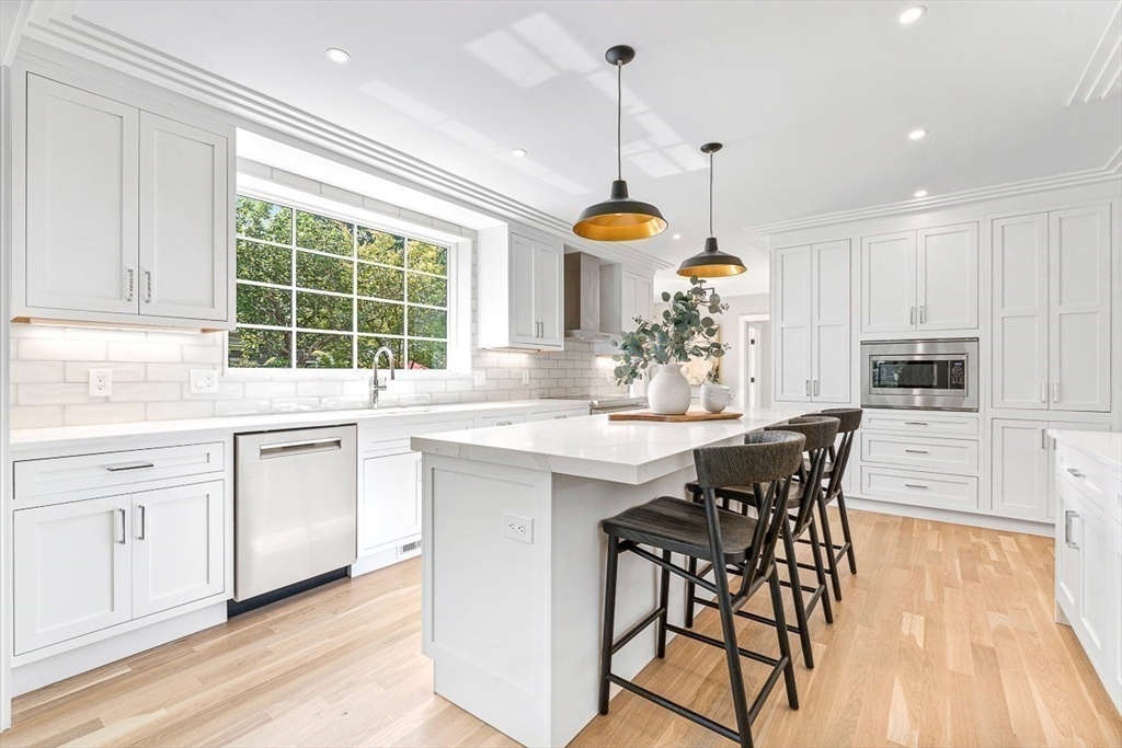 2 Summit Road Wellesley, MA 02482 - Photo 8 of 34