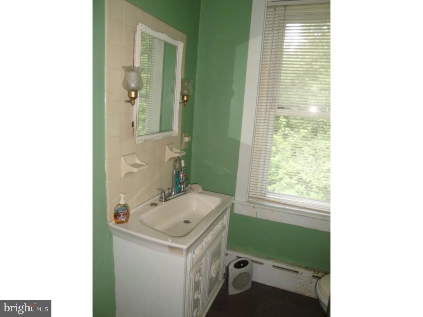 695 Angora Road Reading, PA 19606 - Photo 14 of 19