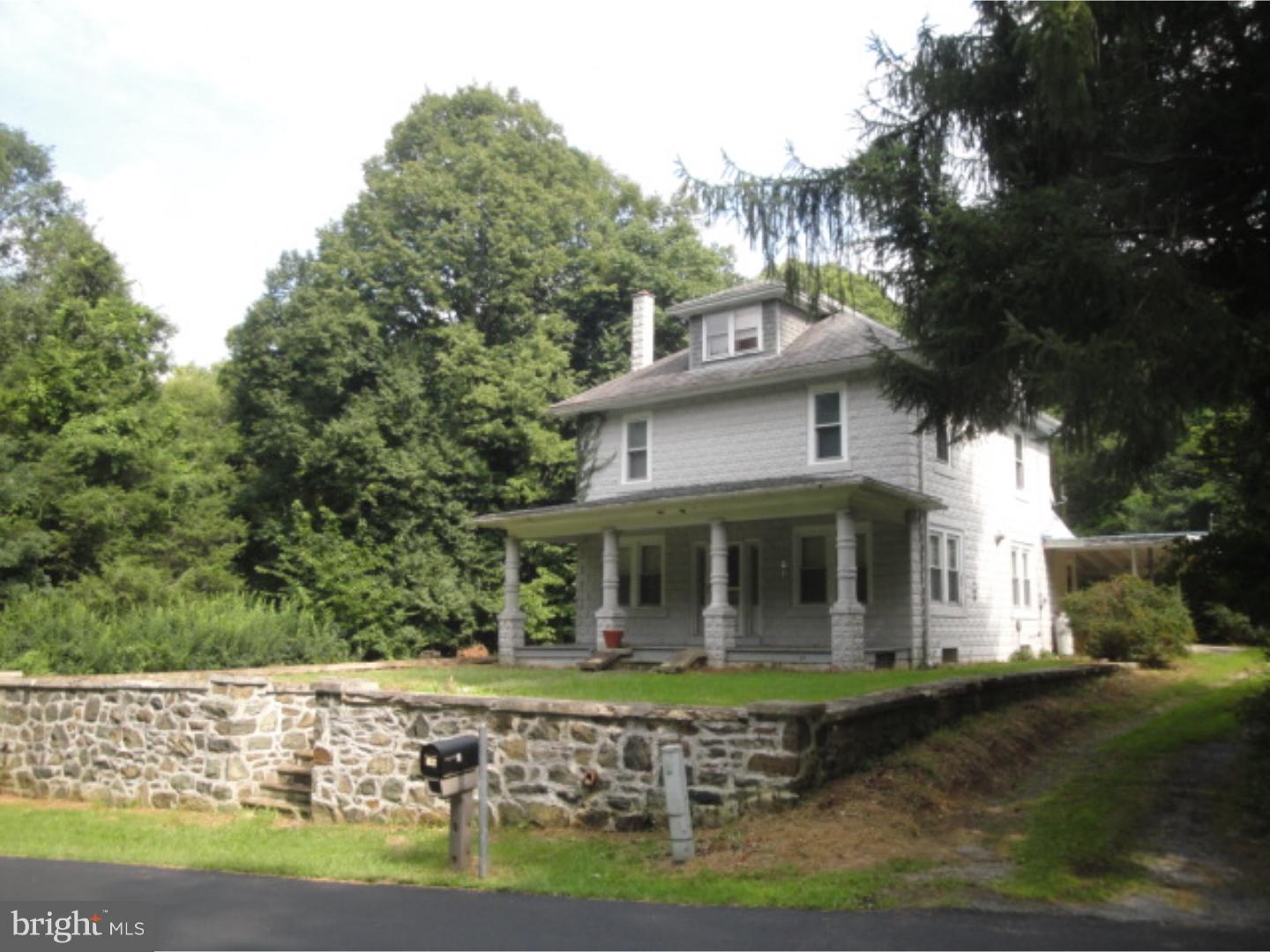 695 Angora Road Reading, PA 19606 - Photo 3 of 19