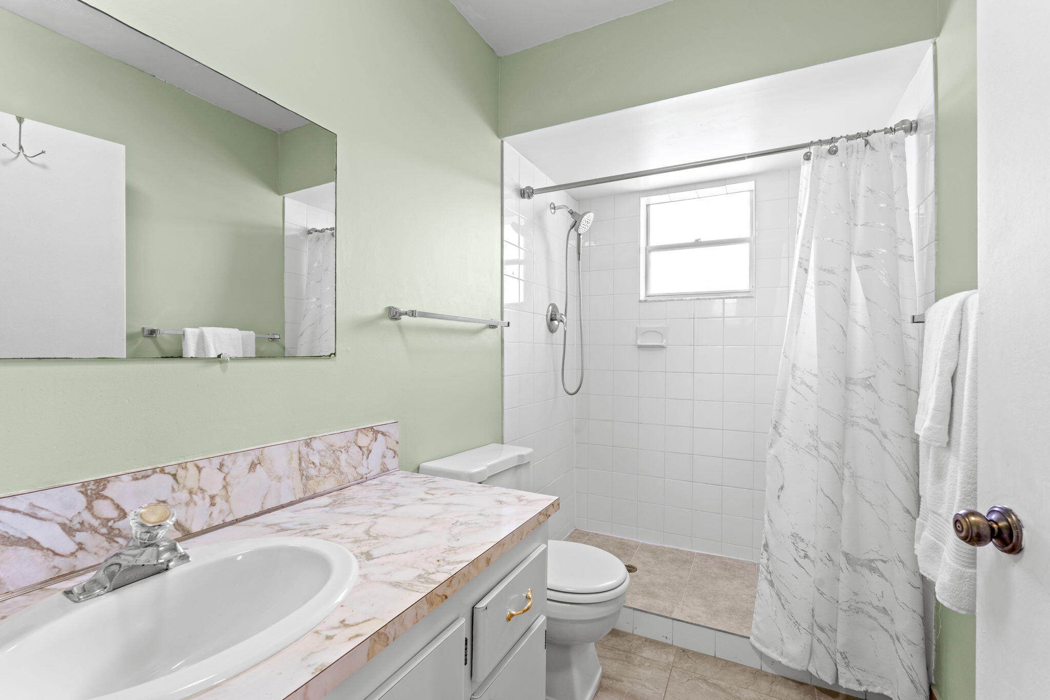 3 Greenway Village North, Unit 209 Royal Palm Beach, FL 33411 - Photo 17 of 33 Main Bathroom 2