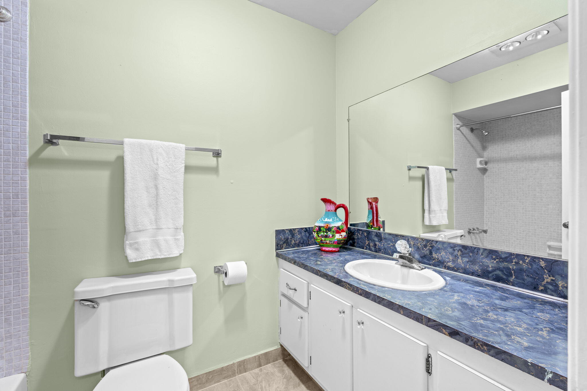 3 Greenway Village North, Unit 209 Royal Palm Beach, FL 33411 - Photo 19 of 33 Bathroom 2