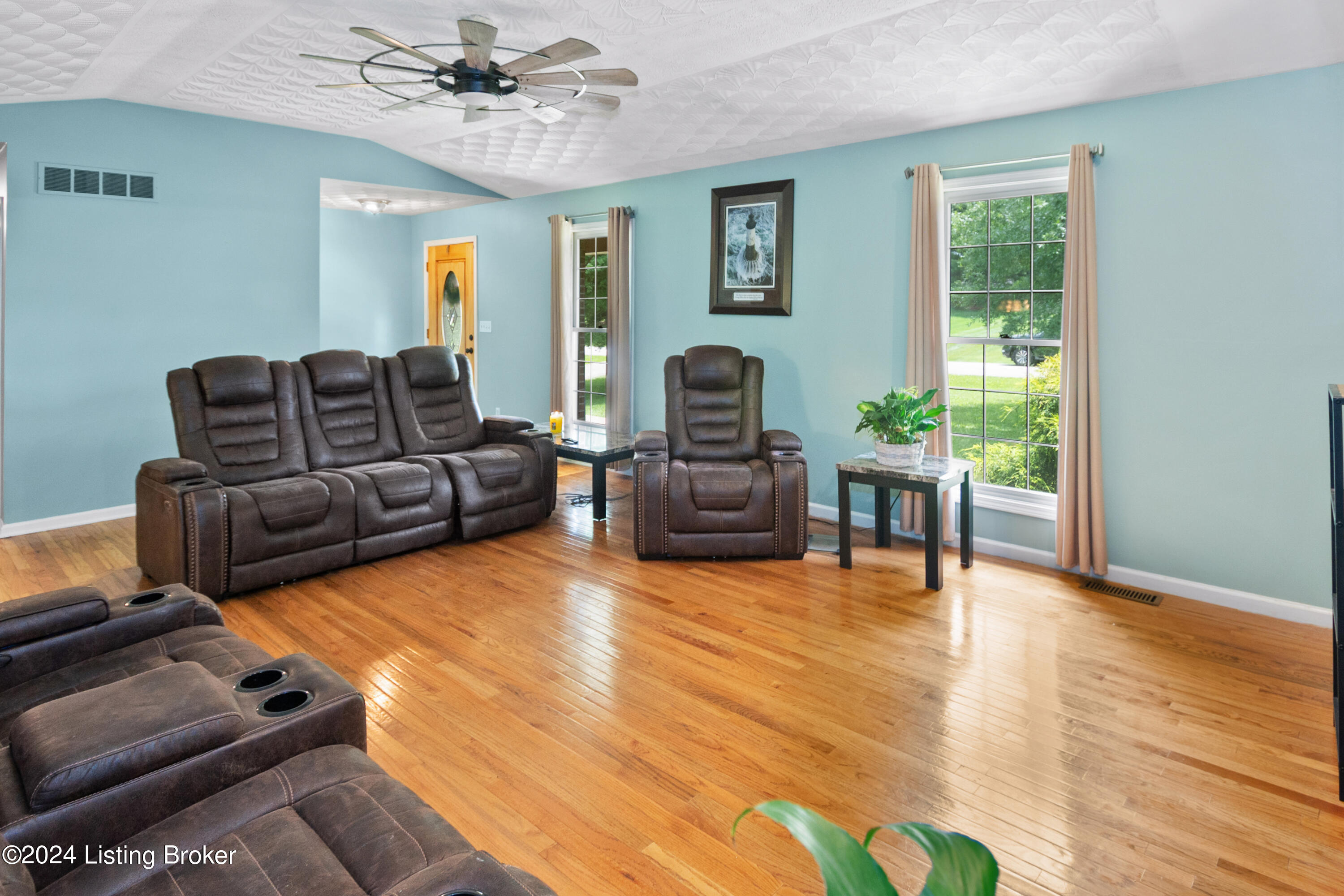 341 Majestic Run Road Shepherdsville, KY 40165 - Photo 7 of 48 341MajesticRunRd-7
