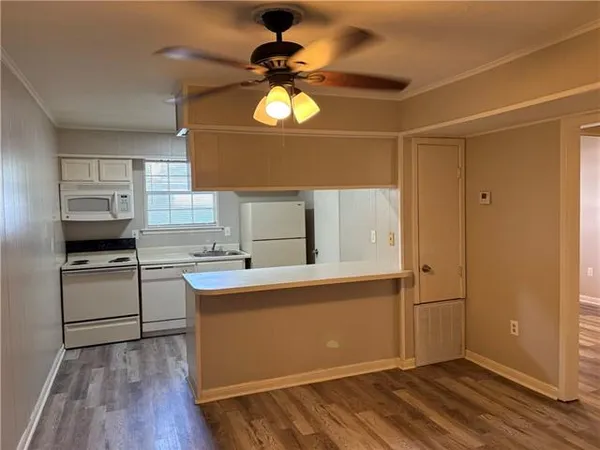 $1,025 | 10542 Jefferson Highway, Unit 5, River Ridge, LA 70123