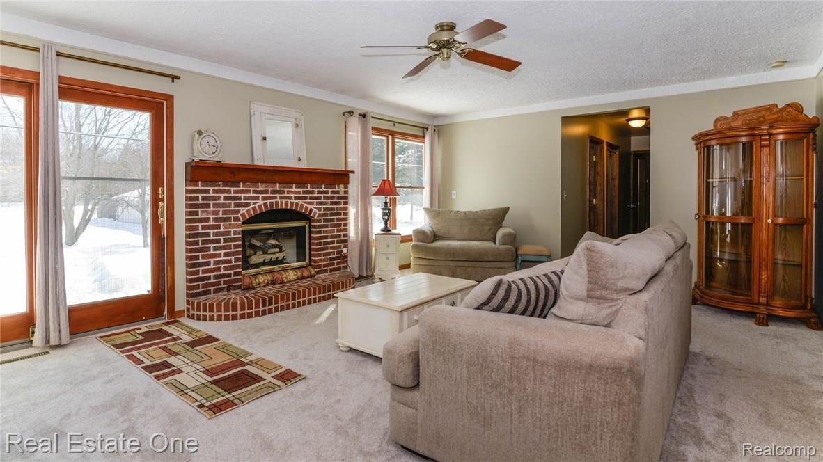 7901 Pinckney Road Pinckney, MI 48169 - Photo 5 of 42 6_2.jpg