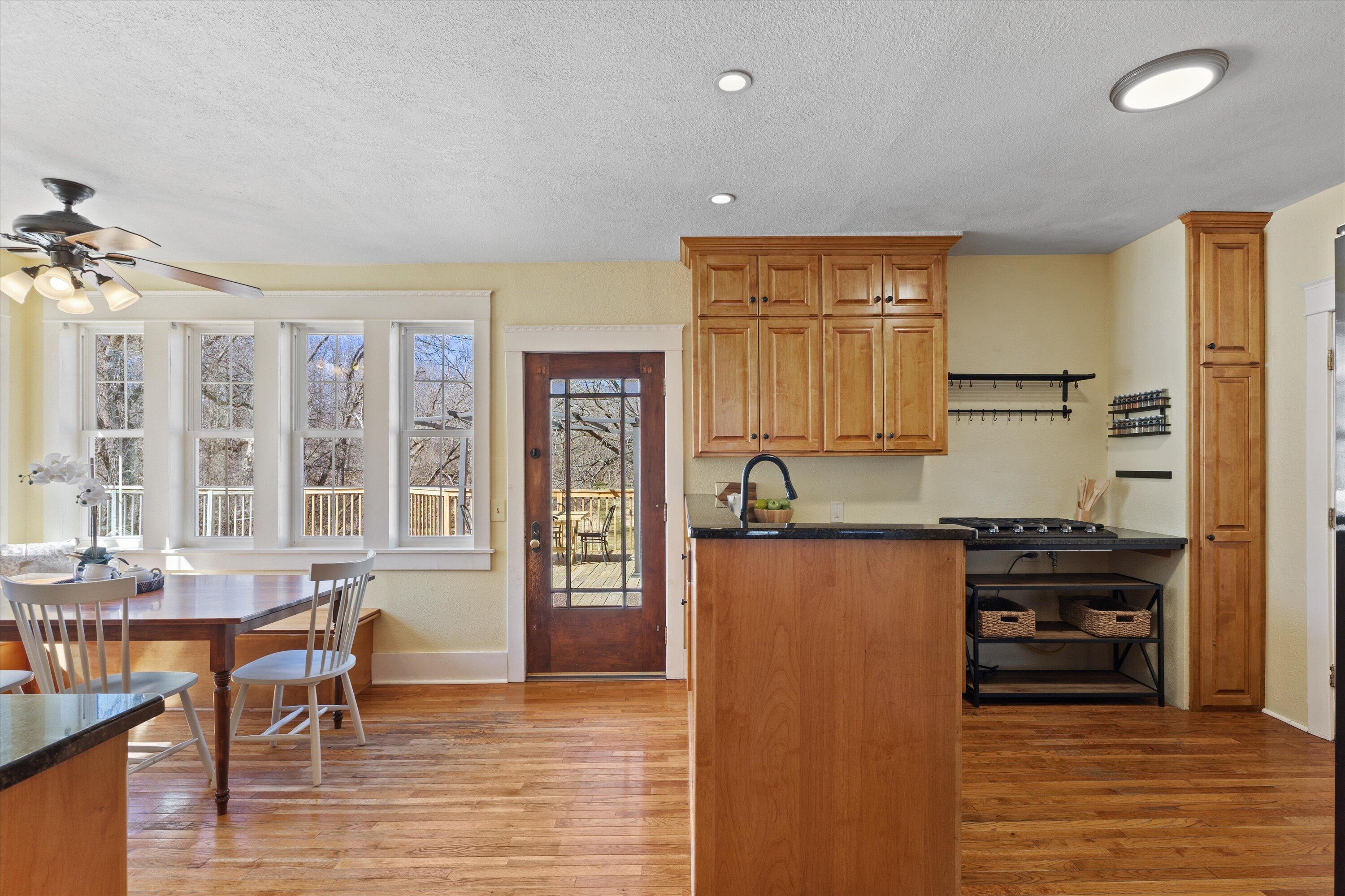 S38W31902 Wern Way Genesee, WI 53189 - Photo 14 of 67 Kitchen with gas cooktop