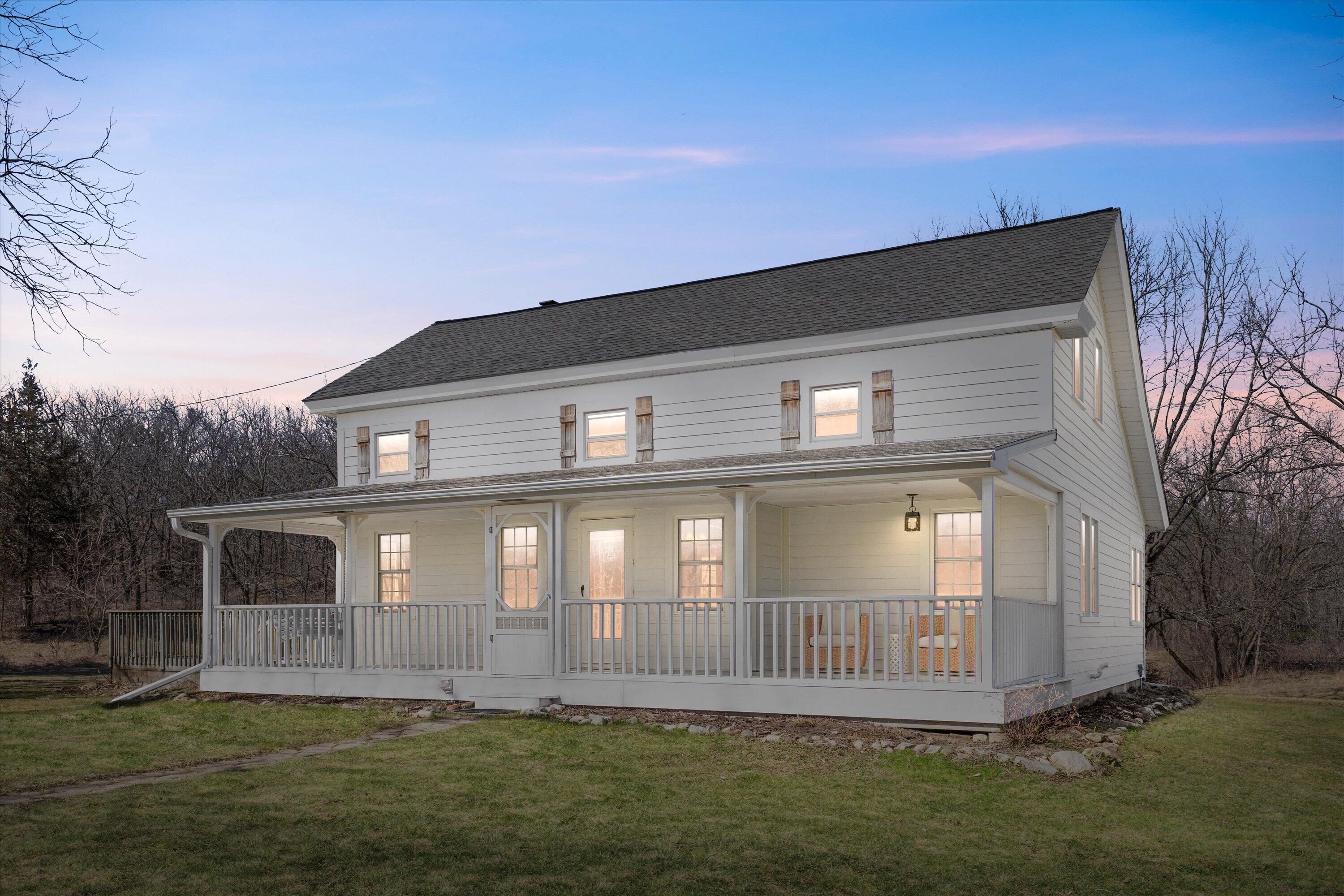 S38W31902 Wern Way Genesee, WI 53189 - Photo 45 of 67 Front of house at dusk
