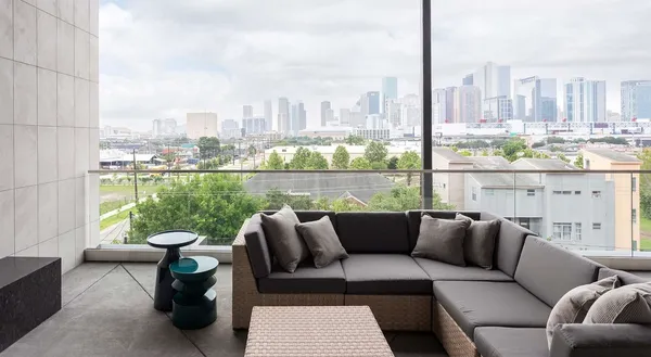 $1,674 | 2425 Bell Street, Unit 1331, Houston, TX 77003