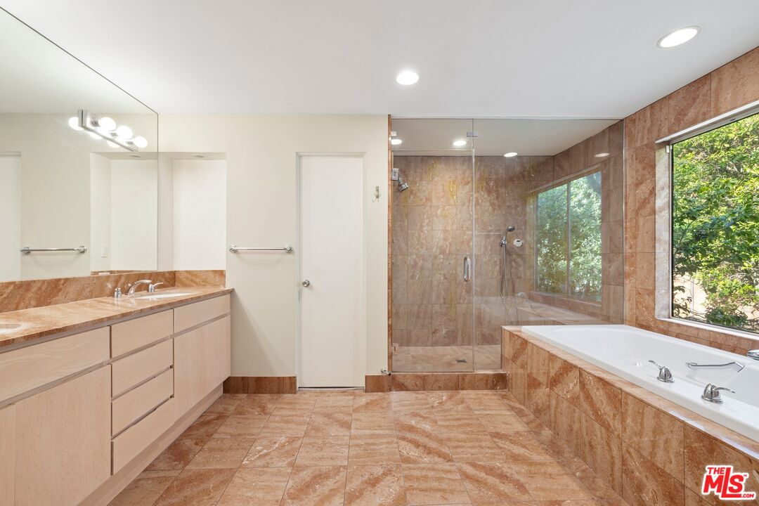 10549 Rocca Place Los Angeles, CA 90077 - Photo 15 of 22