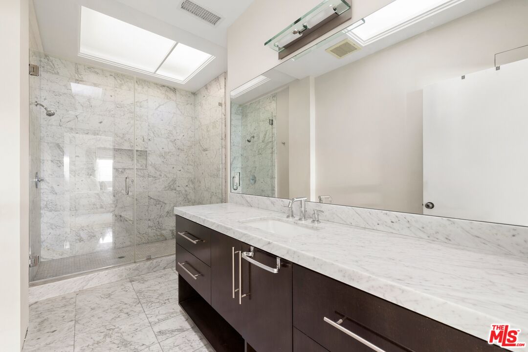 10549 Rocca Place Los Angeles, CA 90077 - Photo 17 of 22