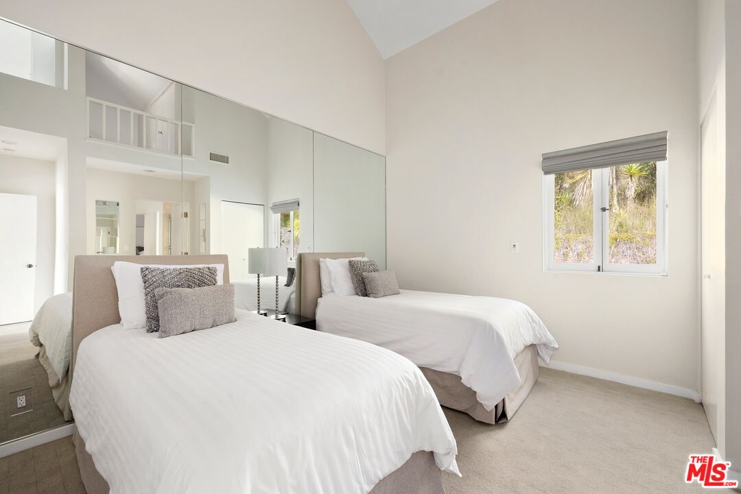 10549 Rocca Place Los Angeles, CA 90077 - Photo 18 of 22