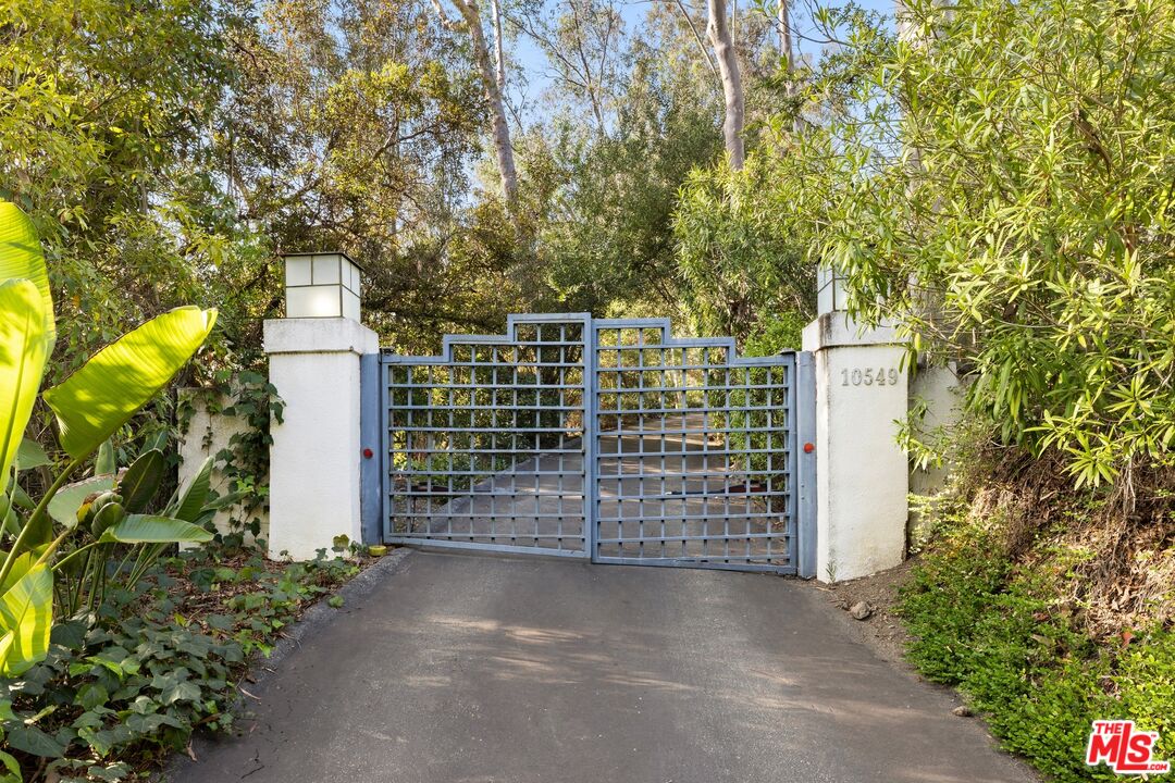 10549 Rocca Place Los Angeles, CA 90077 - Photo 22 of 22