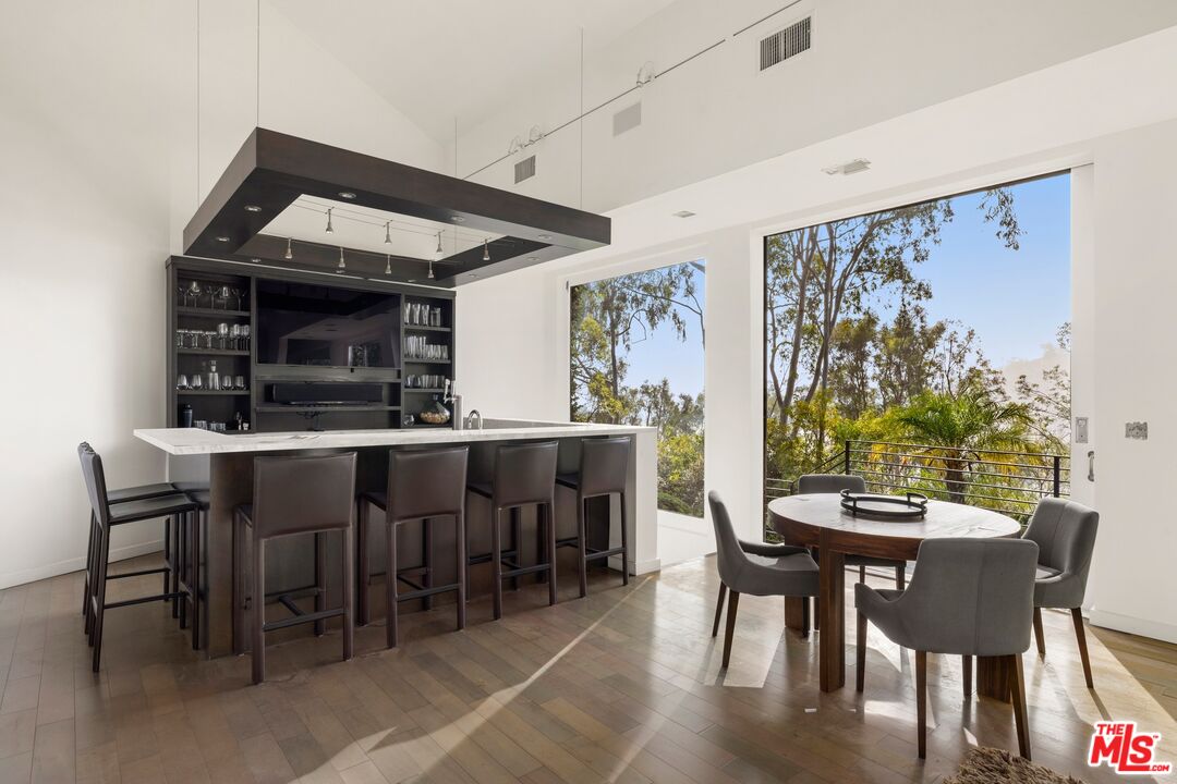 10549 Rocca Place Los Angeles, CA 90077 - Photo 7 of 22