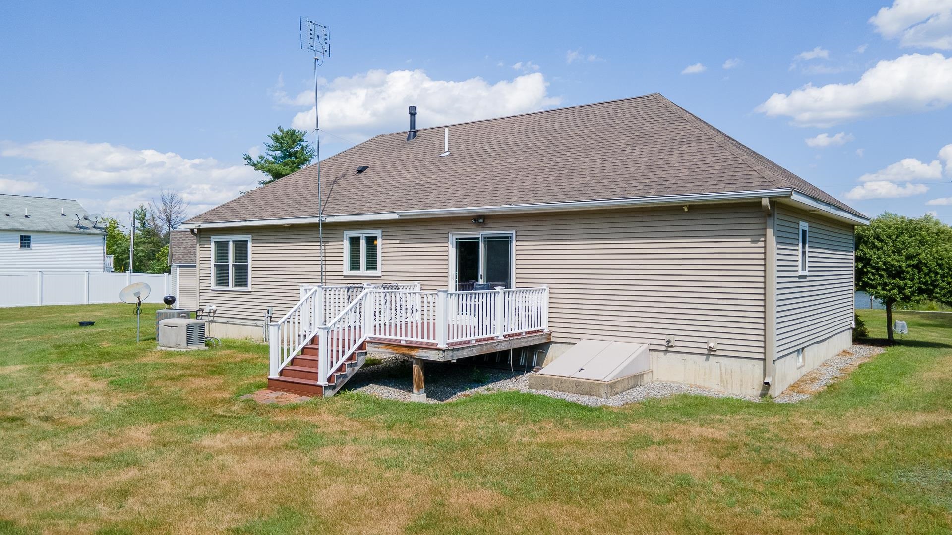 58 Edgewater Drive, Unit 58 Hooksett, NH 03106 - Photo 6 of 35