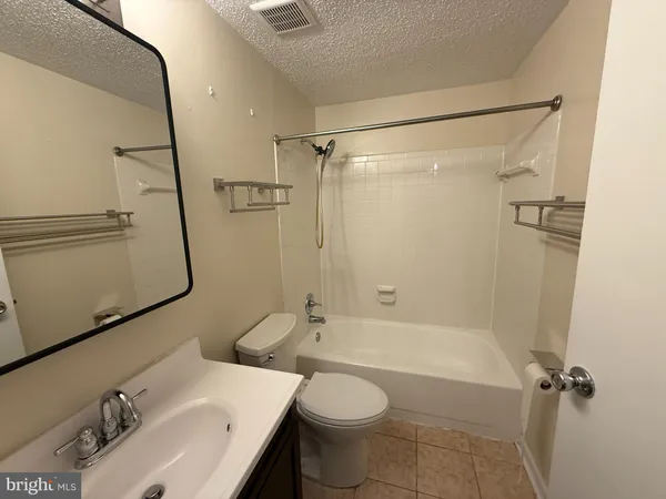 $2,600 | 3288 Wyndale Court, Woodbridge, VA 22192