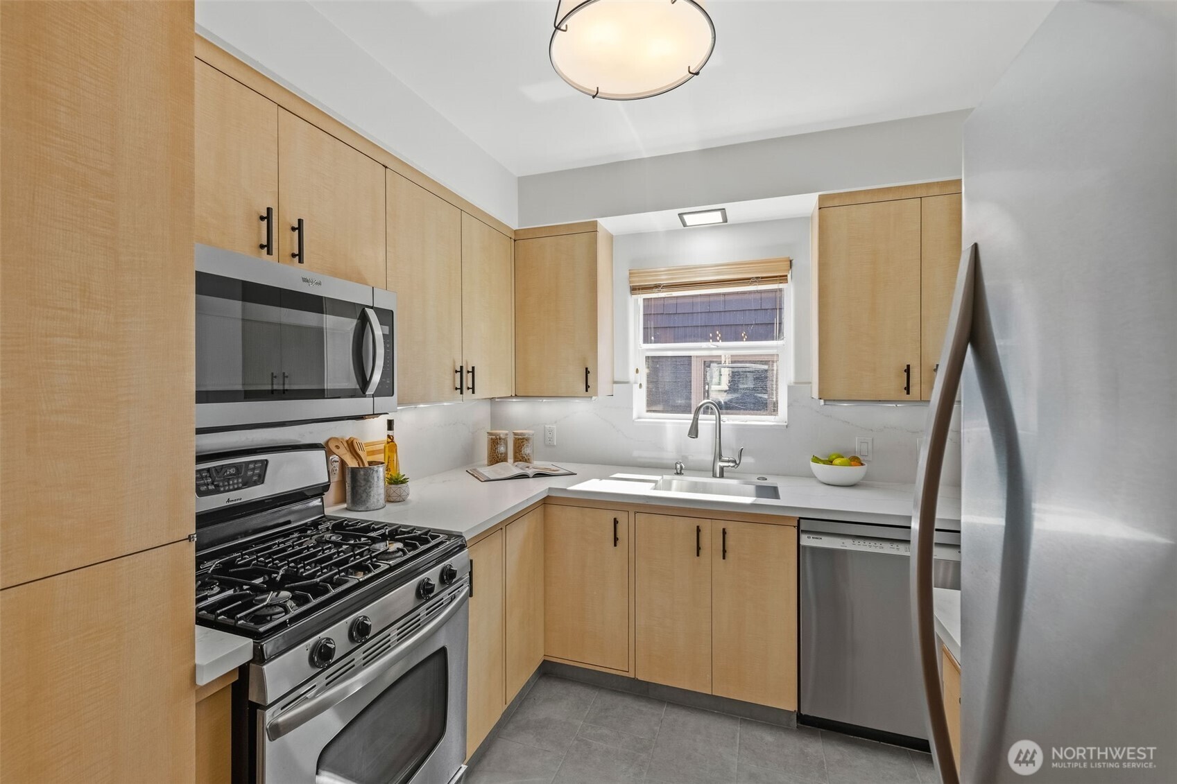 1906 44th Avenue Southwest Seattle, WA 98116 - Photo 13 of 38