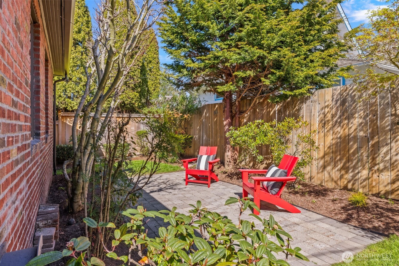 1906 44th Avenue Southwest Seattle, WA 98116 - Photo 33 of 38