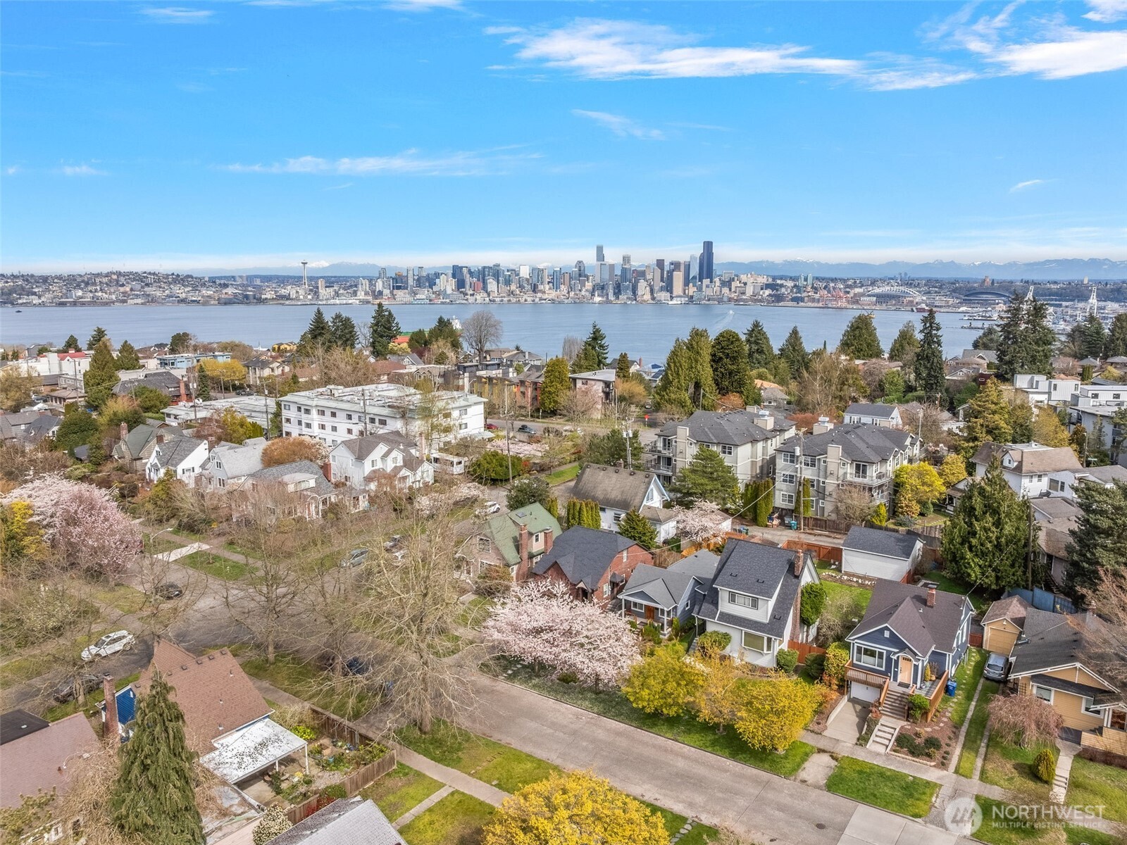 1906 44th Avenue Southwest Seattle, WA 98116 - Photo 35 of 38