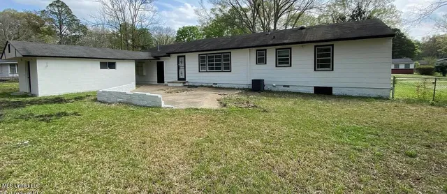 $94,900 | 160 Wildwood Circle, Jackson, MS 39212