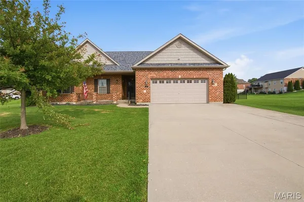 $450,000 | 548 Wernings Drive, Columbia, IL 62236