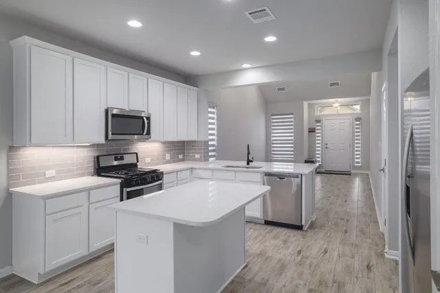 $2,400 | 4001 Birdwatch Loop, Unit 33, Pflugerville, TX 78660