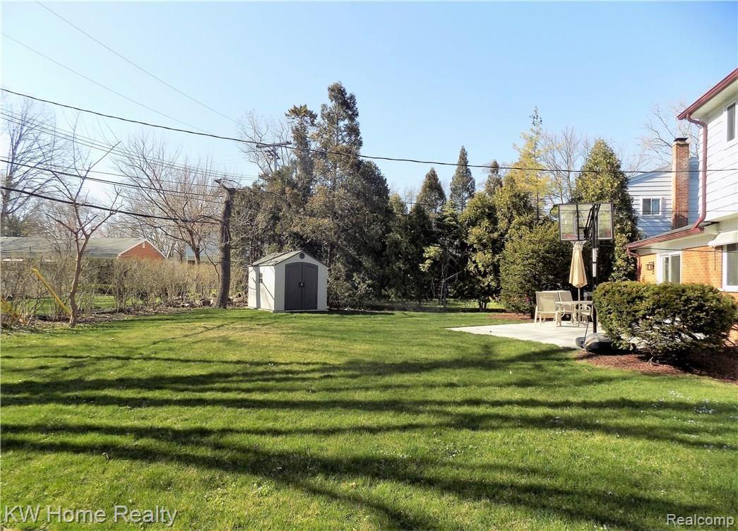 29915 Rambling Road Southfield, MI 48076 - Photo 7 of 35 Rear Yard.jpg