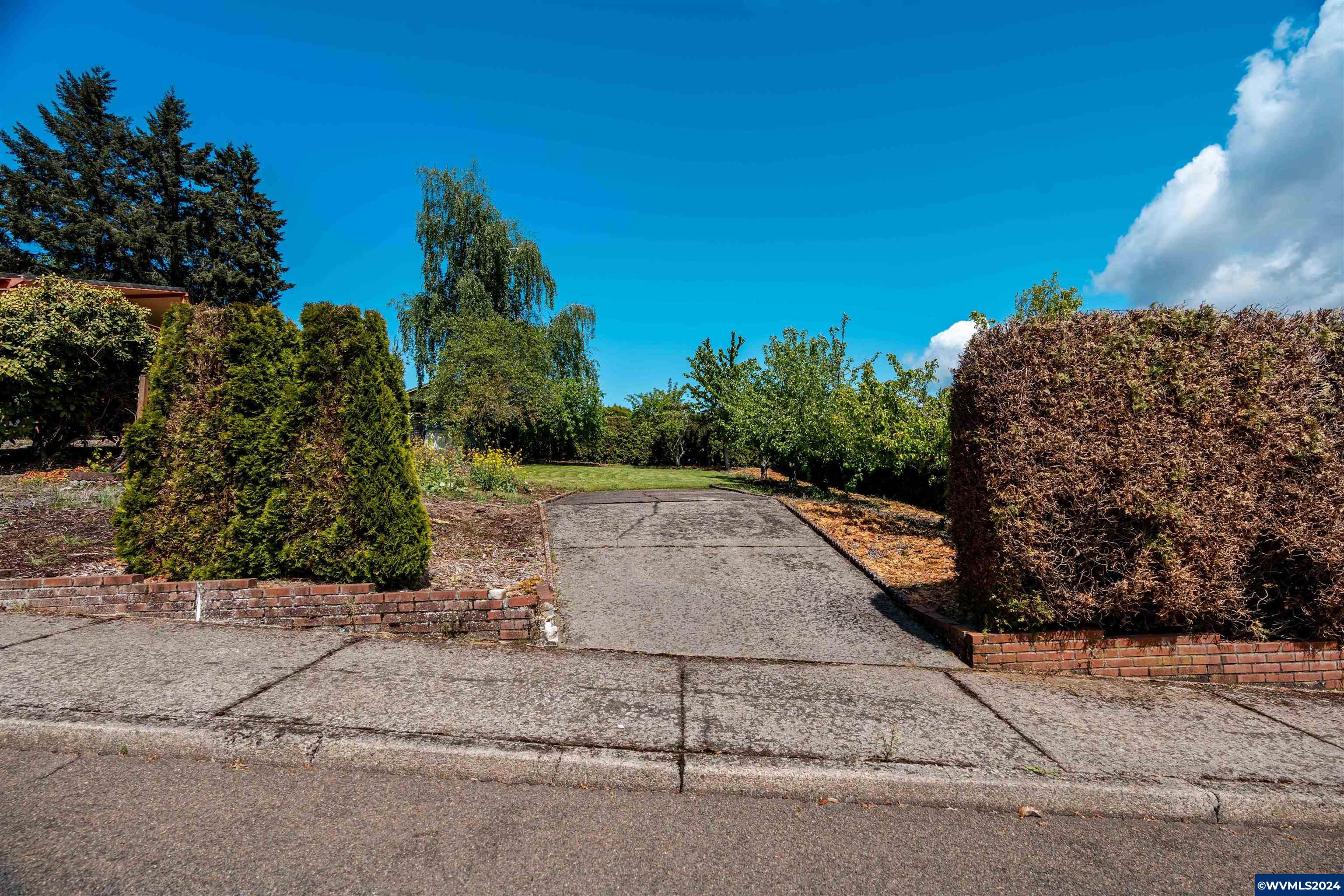 Champlain Court Salem, OR 97304 - Photo 1 of 8