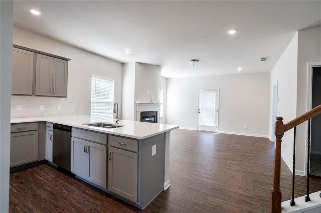 237 Sycamore Drive Calhoun, GA 30701 - Photo 6 of 47