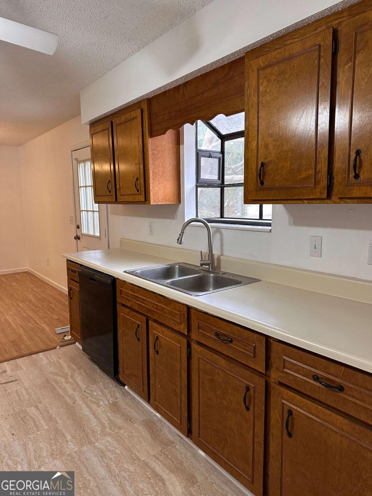 562 Mush Bluff Road St. Marys, GA 31558 - Photo 4 of 22 a spacious bathroom with double vanity and a large mirror