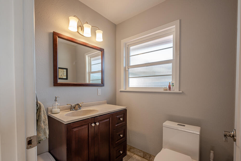 1005 4th Street Tillamook, OR 97141 - Photo 14 of 35 1005 4th St-17