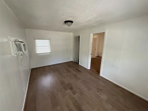 $795 | 119 Louis Davis Drive, Unit FRONT, Huntsville, TX 77320