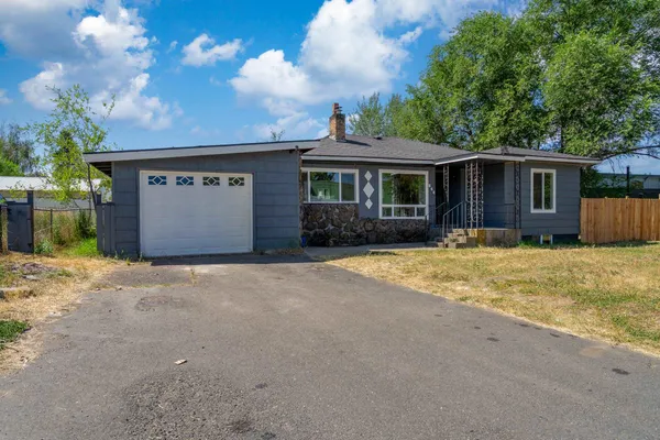 $399,999 | 44 East Graves Road, Spokane, WA 99218
