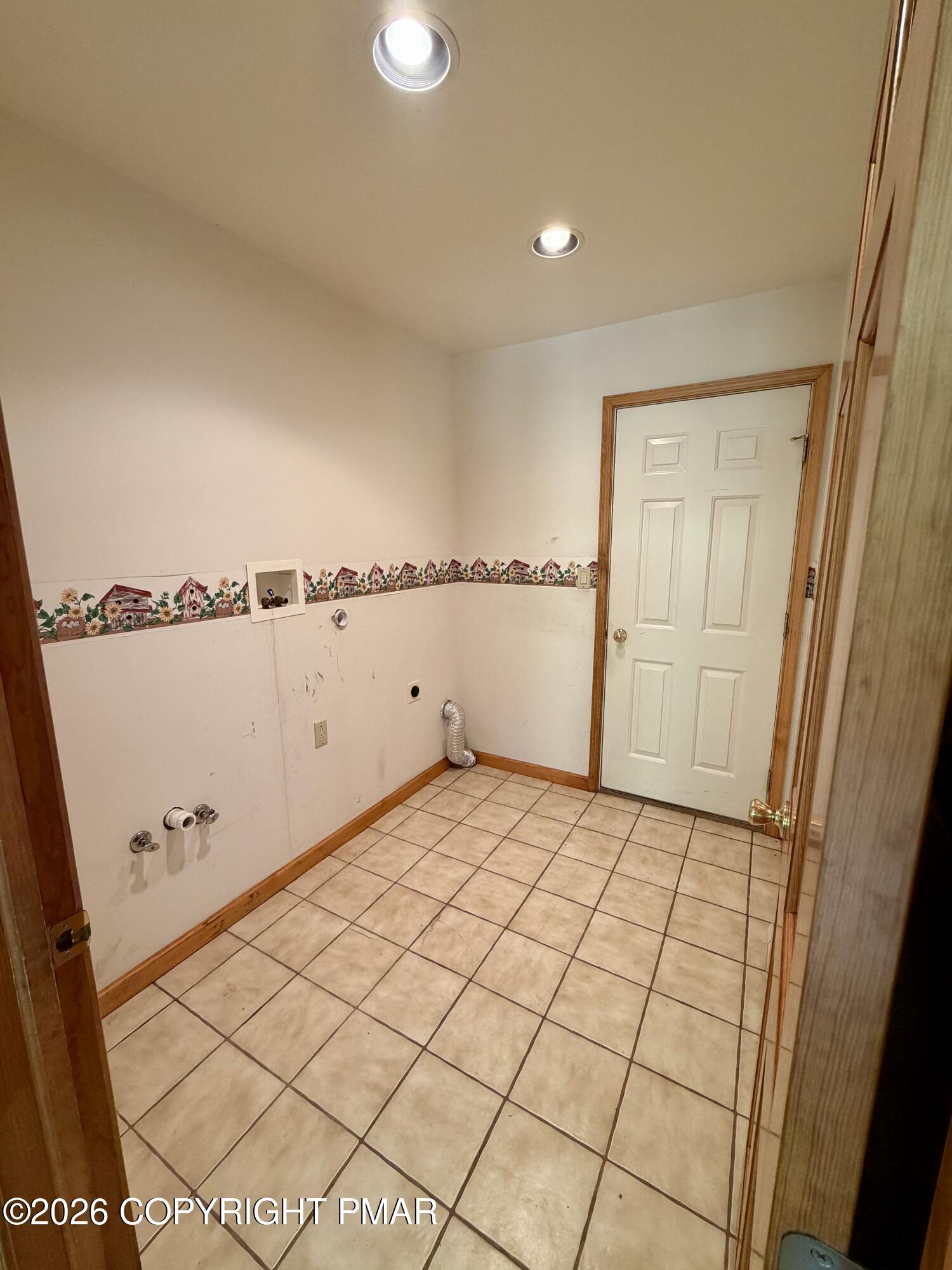 229 Kromer Road Wind Gap, PA 18091 - Photo 13 of 34 8