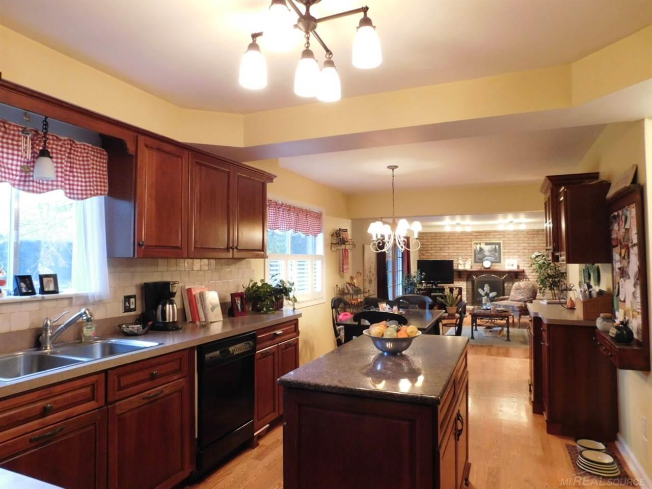 1091 Canterbury Road Grosse Pointe Woods, MI 48236 - Photo 6 of 26