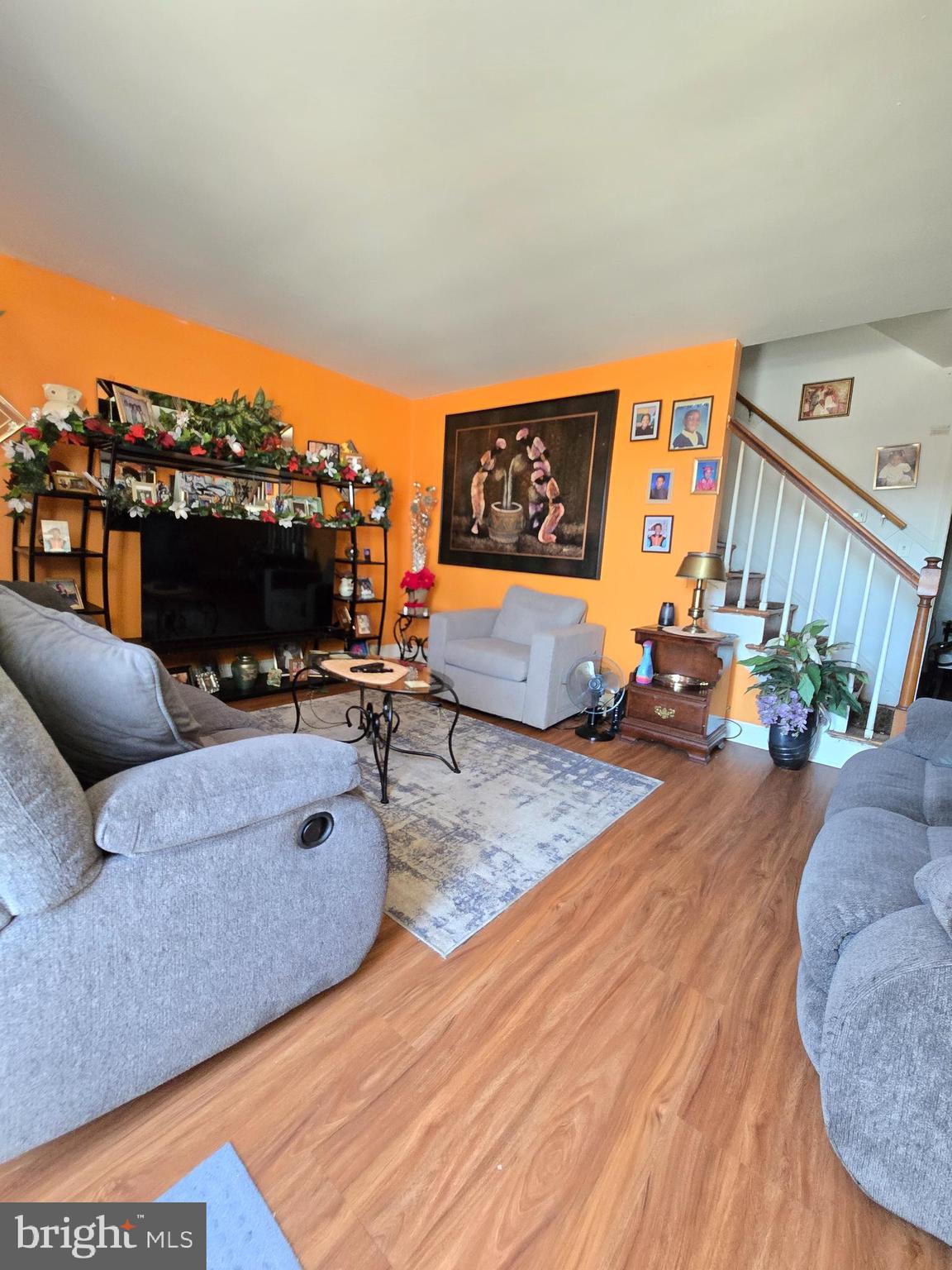 708 South Woodington Road Baltimore, MD 21229 - Photo 3 of 12