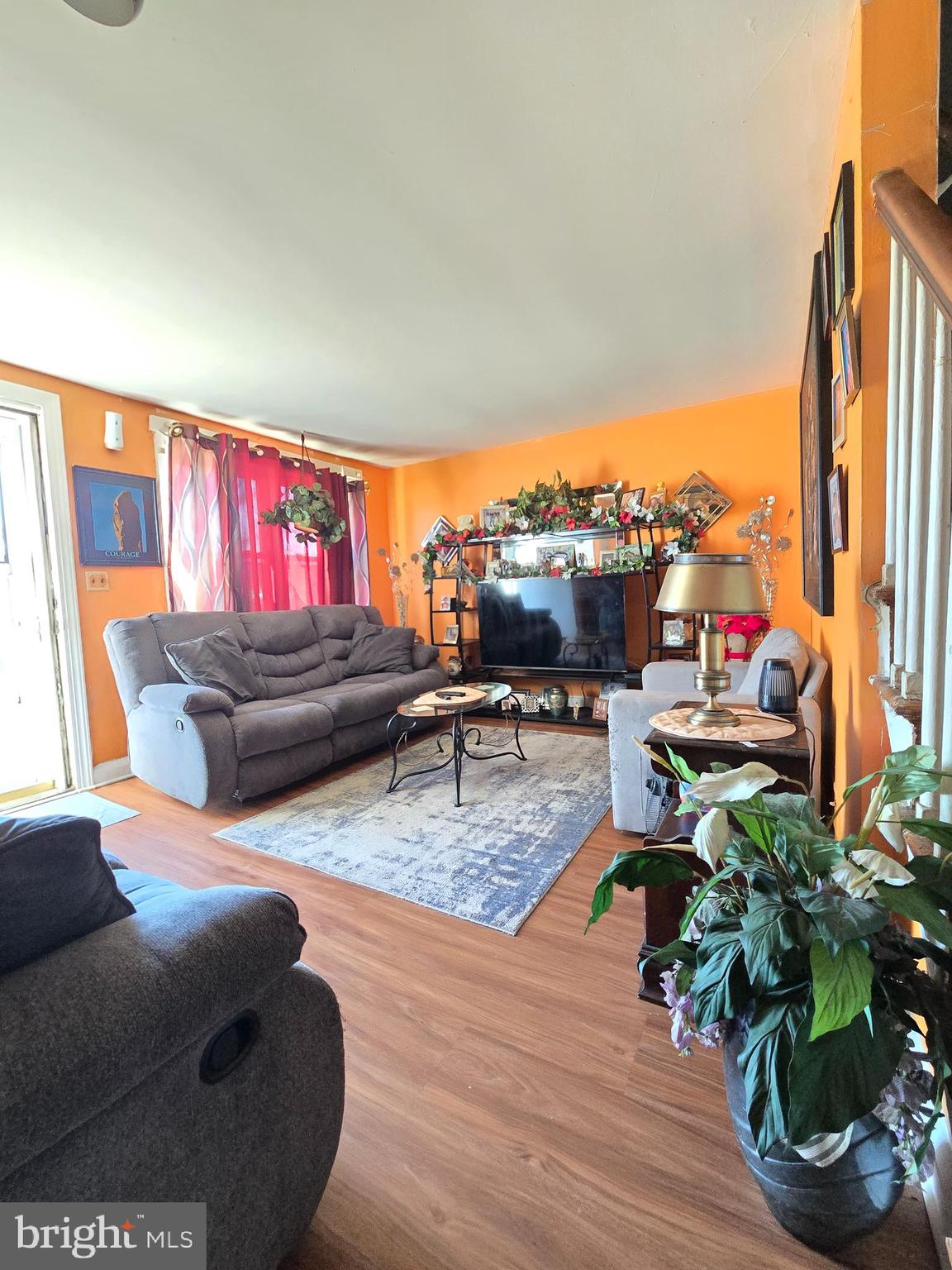 708 South Woodington Road Baltimore, MD 21229 - Photo 4 of 12