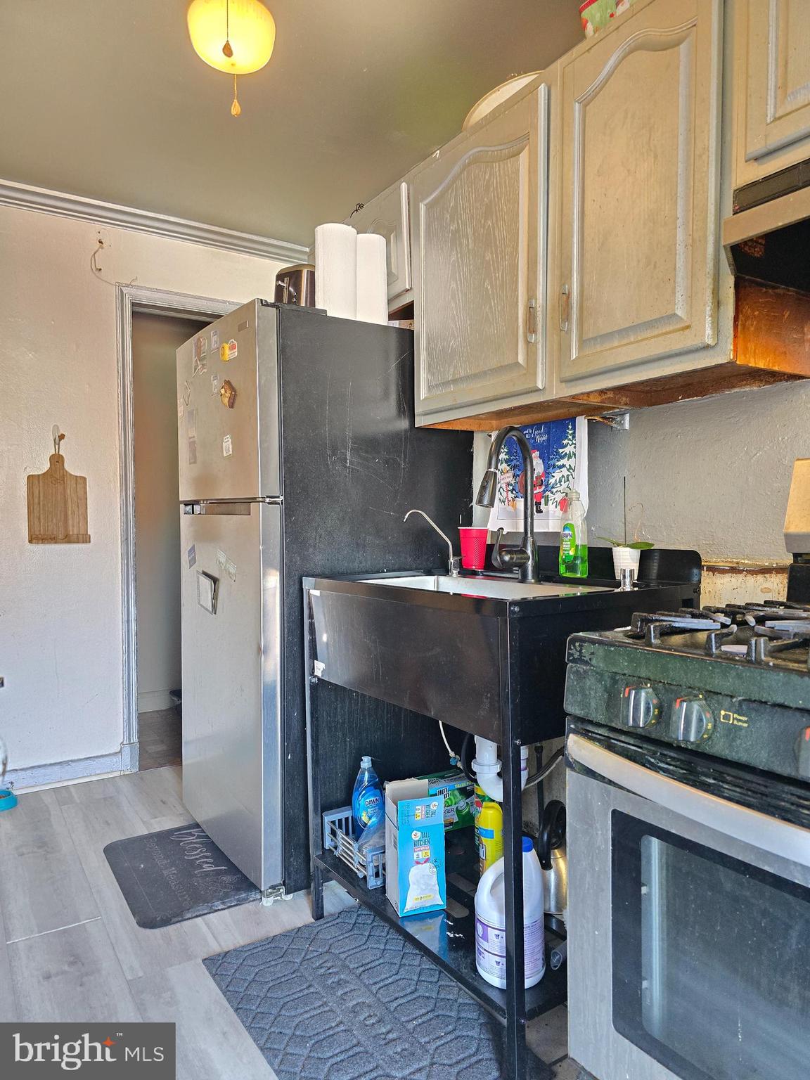 708 South Woodington Road Baltimore, MD 21229 - Photo 7 of 12