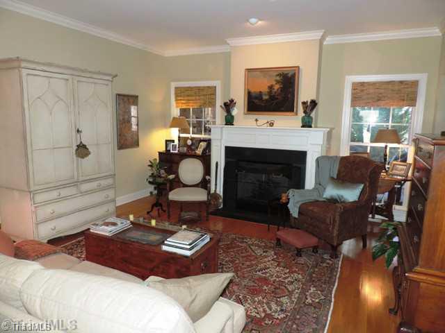 2375 Addison Boulevard High Point, NC 27262 - Photo 4 of 16 Living Room.