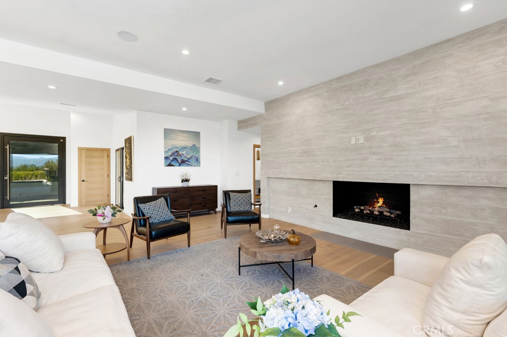 15641 High Knoll Road Encino, CA 91436 - Photo 13 of 72