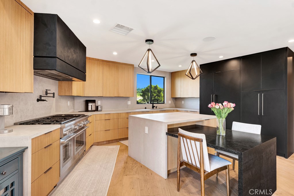 15641 High Knoll Road Encino, CA 91436 - Photo 17 of 72