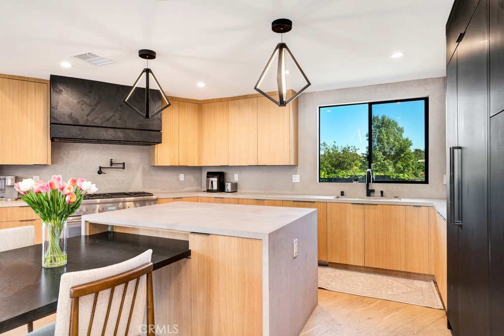 15641 High Knoll Road Encino, CA 91436 - Photo 18 of 72