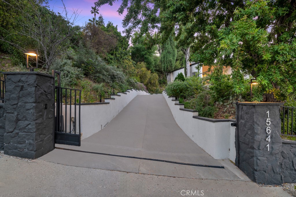 15641 High Knoll Road Encino, CA 91436 - Photo 51 of 72