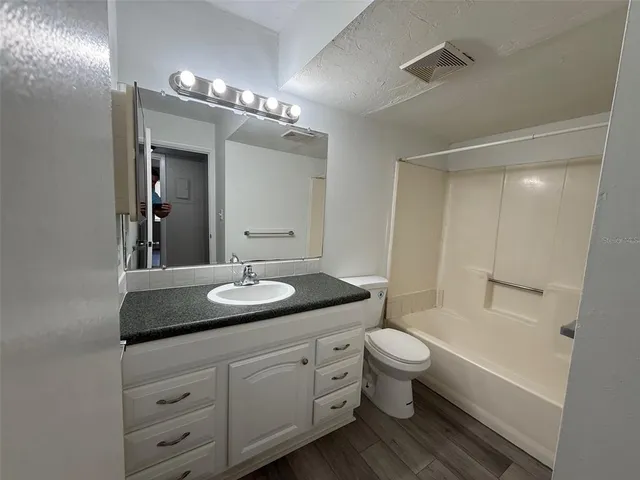 $1,200 | 1035 Southwest 9th Street, Unit 1, Gainesville, FL 32601