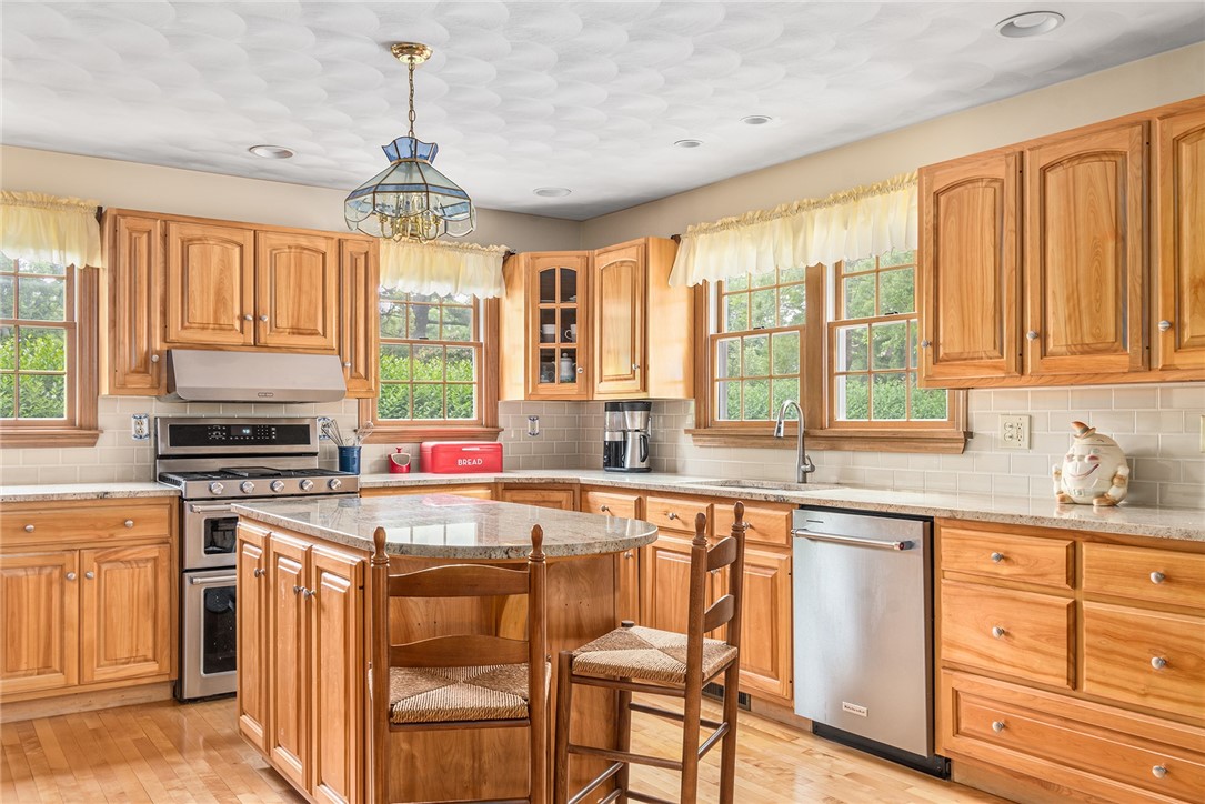 1767 S Road South Kingstown, RI 02881 - Photo 13 of 37