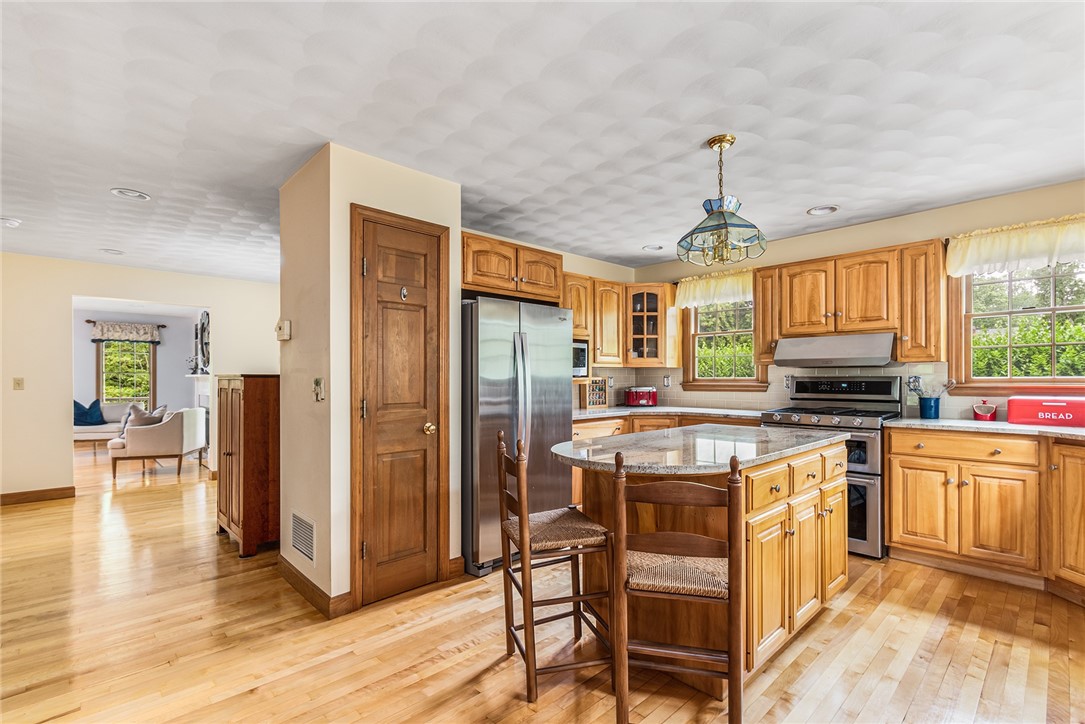 1767 S Road South Kingstown, RI 02881 - Photo 15 of 37